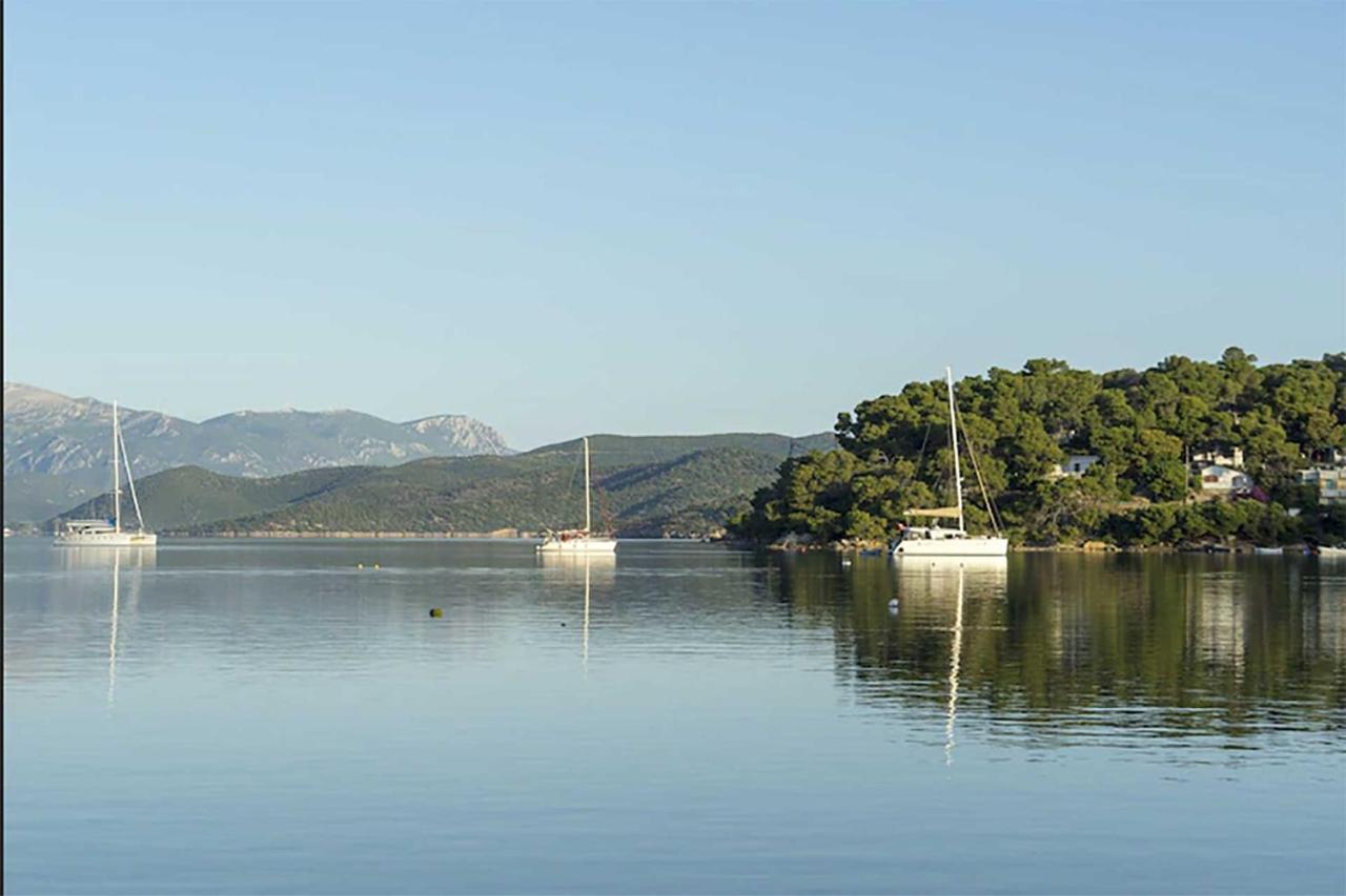 Ancora Hotel Poros Town Exterior photo